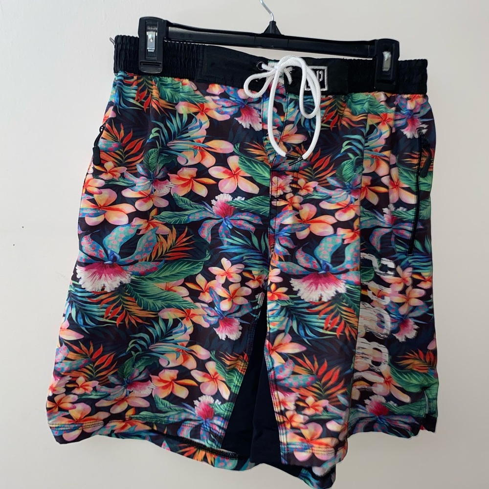 Tropical Multiple colored 2Pood Men’s Lightweight Active Shorts [L]